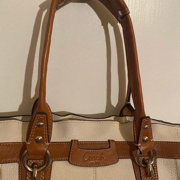 Coach - Picture 3 of 16